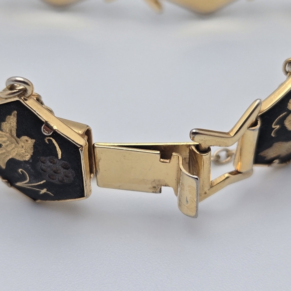 Vintage Gold Tone Damascene Bracelet Floral Bird Panels Safety Chain - Picture 8 of 17